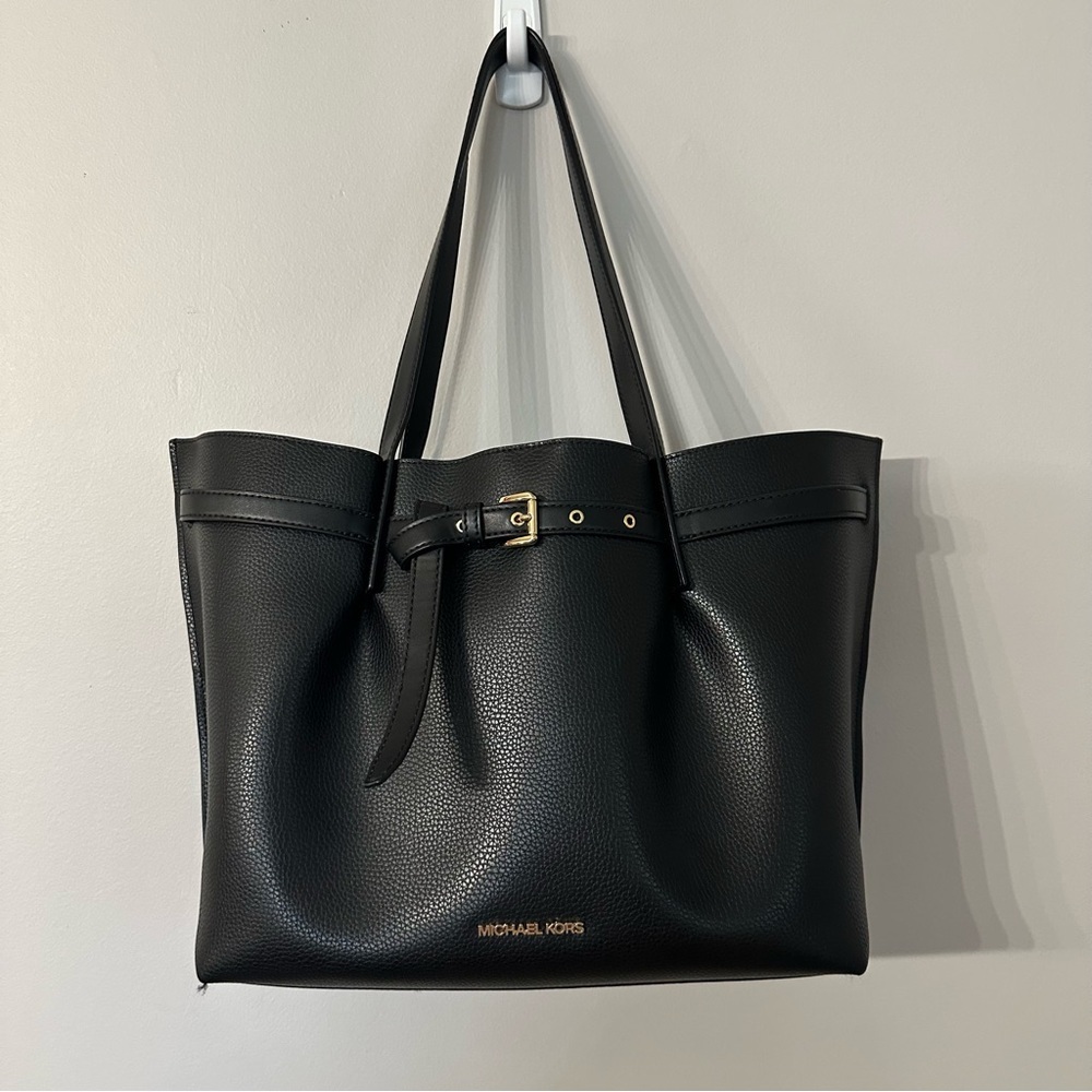 Michael Kors Women’s Black Pebbled Large Leather Tote with Snap Closure GUC - Picture 2 of 12